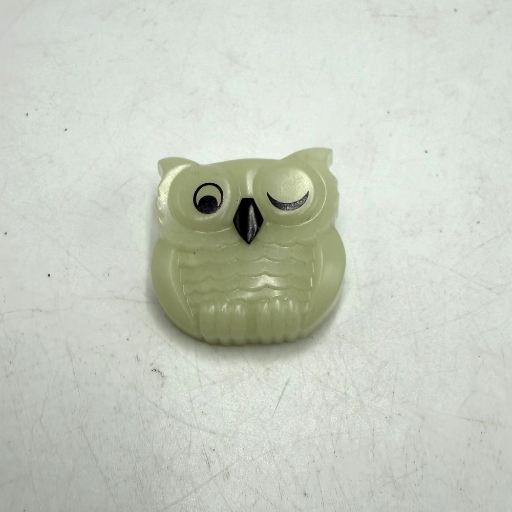 Vintage Avon Winking Owl Pin Glow in the Dark Plastic Brooch Pendant Retro Bird